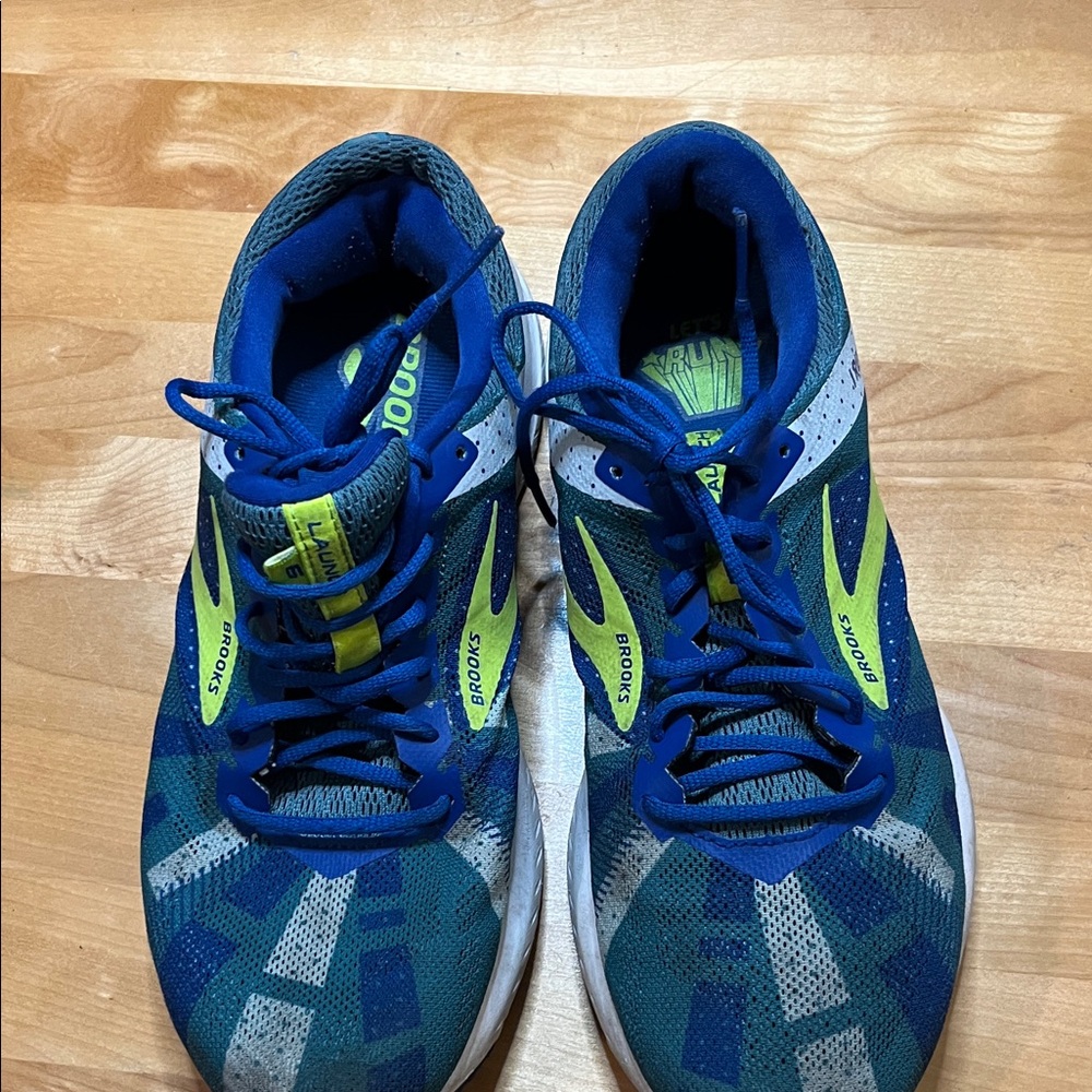 Brooks Men’s Blue and Yellow Sneakers